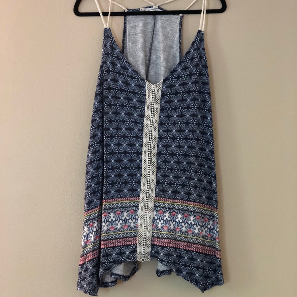 Maurice’s triangle hem navy patterned tank top